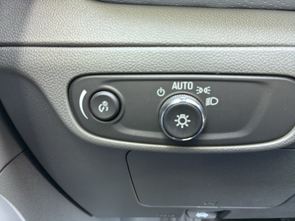 Used 2023 Chevrolet Bolt EUV Premier w/ Sun & Sound Package FWD image 22