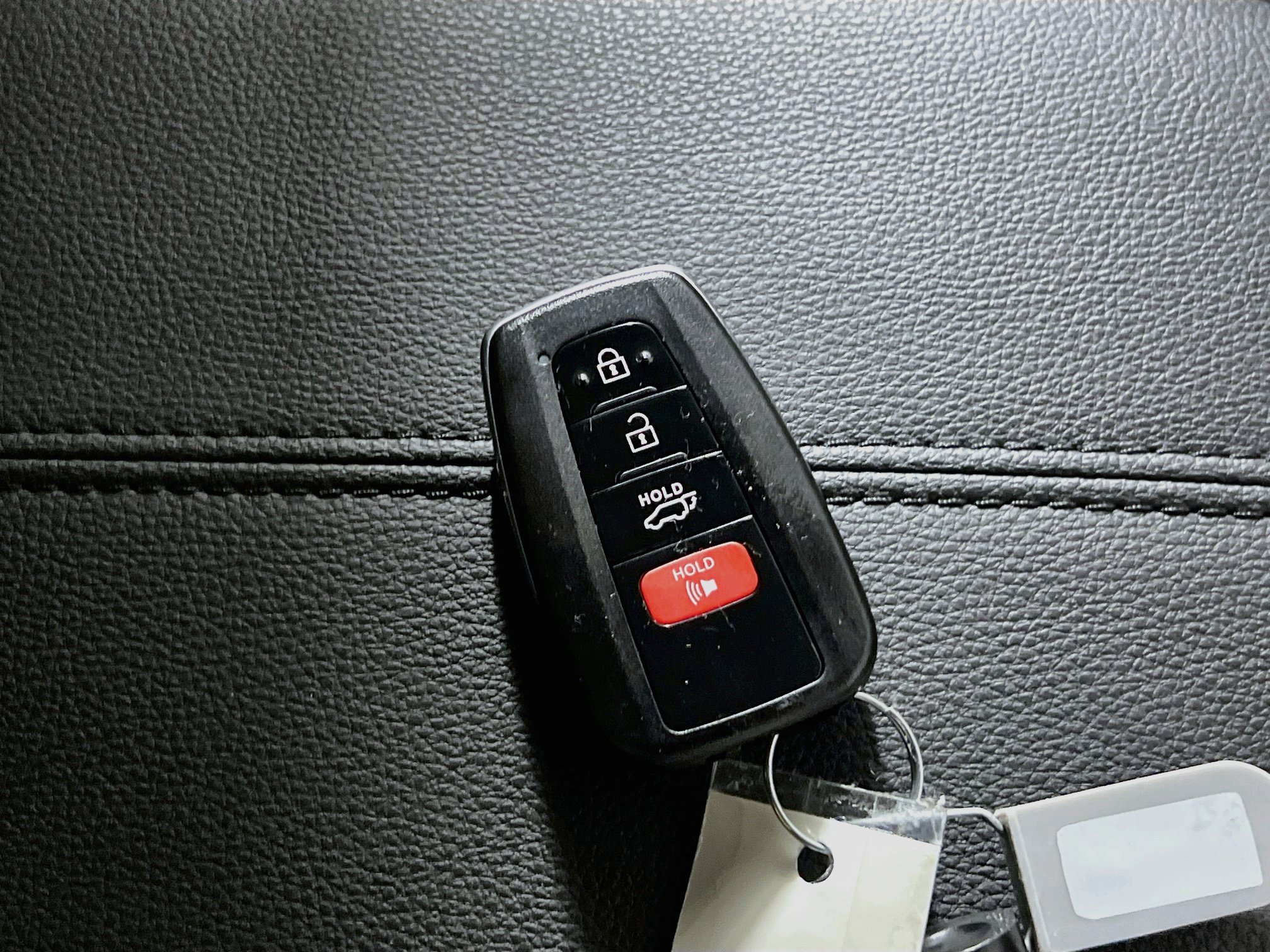 Used 2025 Toyota RAV4 XLE Premium FWD image 36
