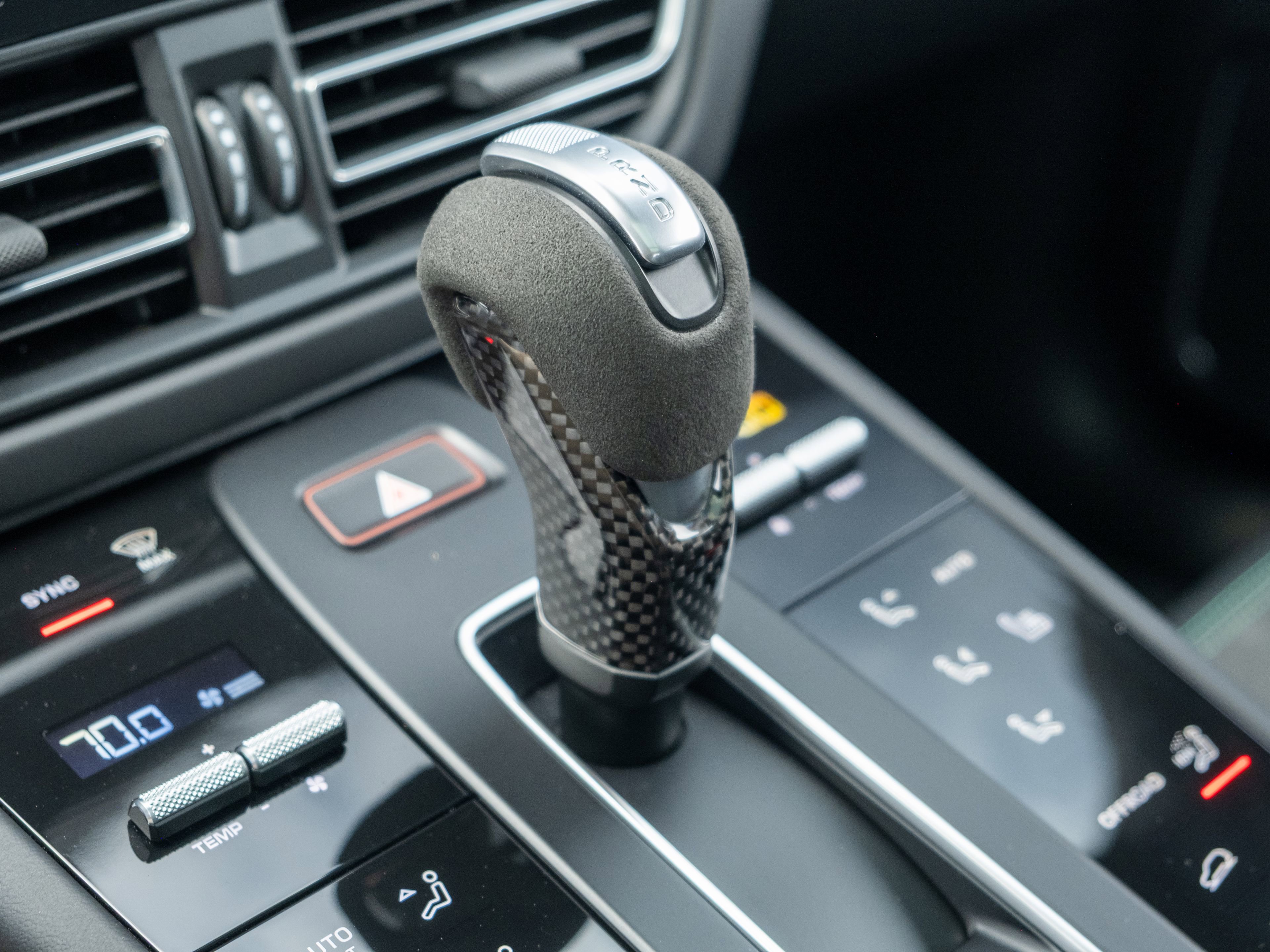 Certified 2025 Porsche Macan GTS image 36