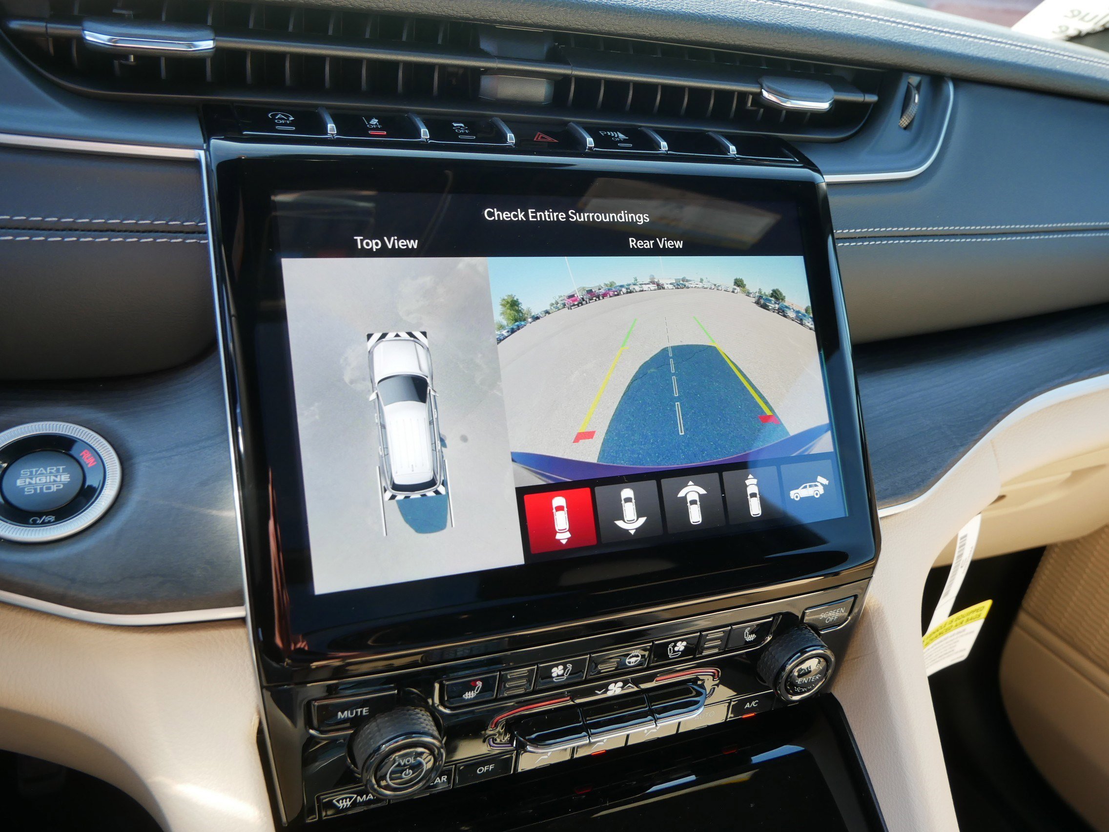 New 2025 Jeep Grand Cherokee Limited w/ Luxury Tech Group II image 13