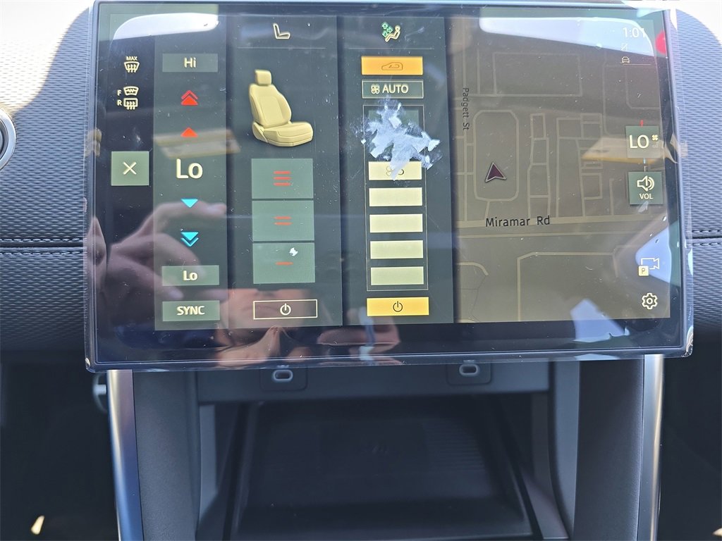 New 2025 Land Rover Discovery Sport Dynamic SE image 25