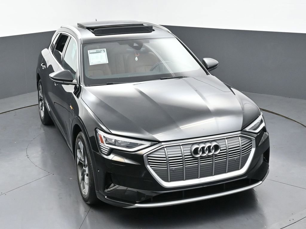 Used 2022 Audi e-tron Premium Plus w/ Premium Plus Package image 41