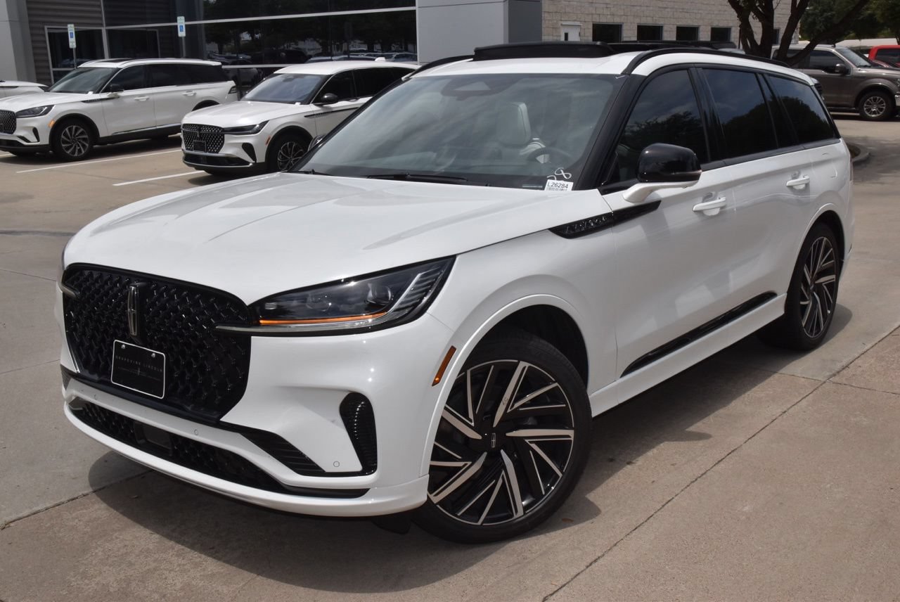 New 2026 Lincoln Aviator Black Label w/ Jet Appearance Package AWD/4WD image 12