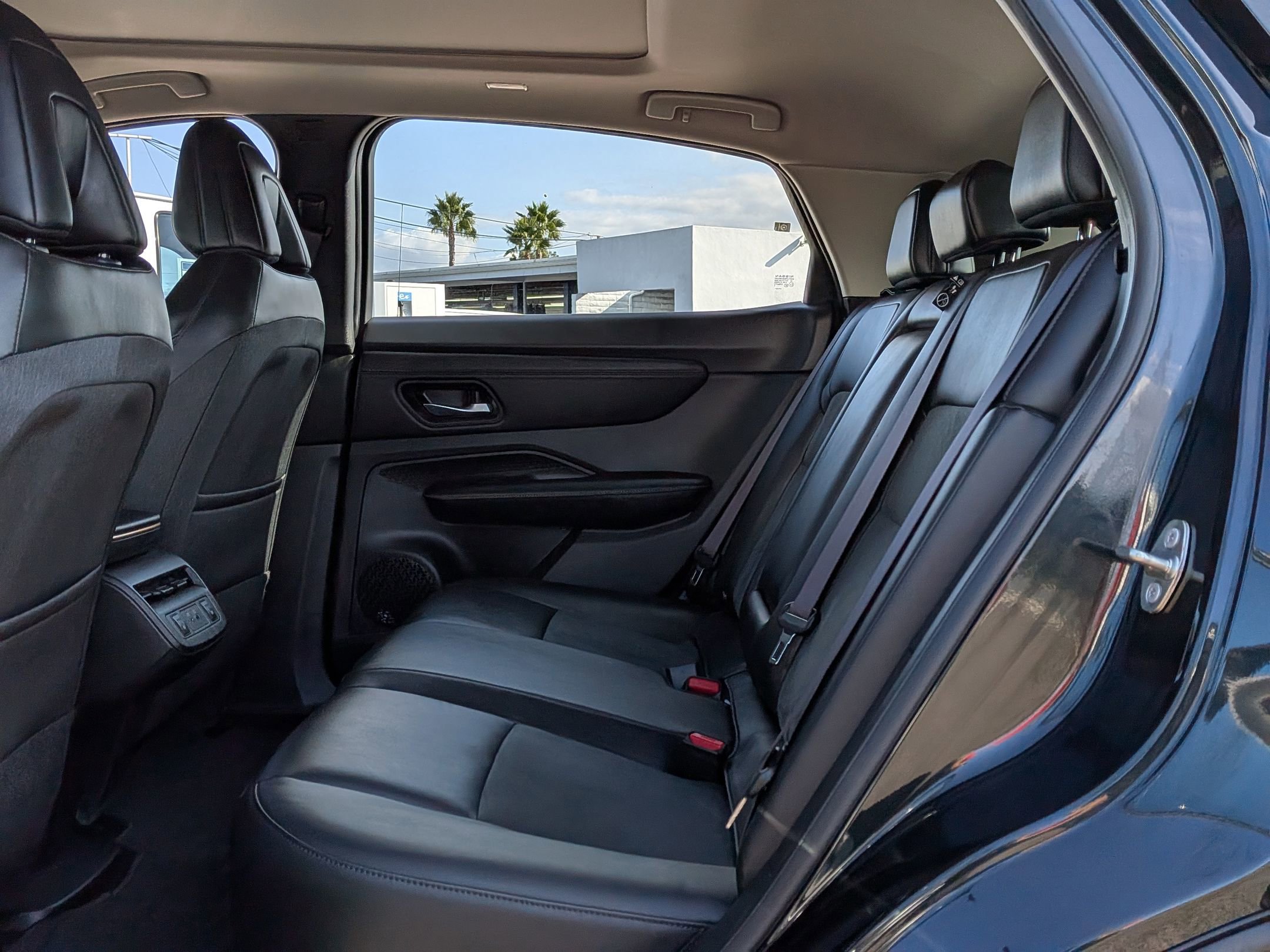 Used 2024 Nissan Ariya FWD image 15