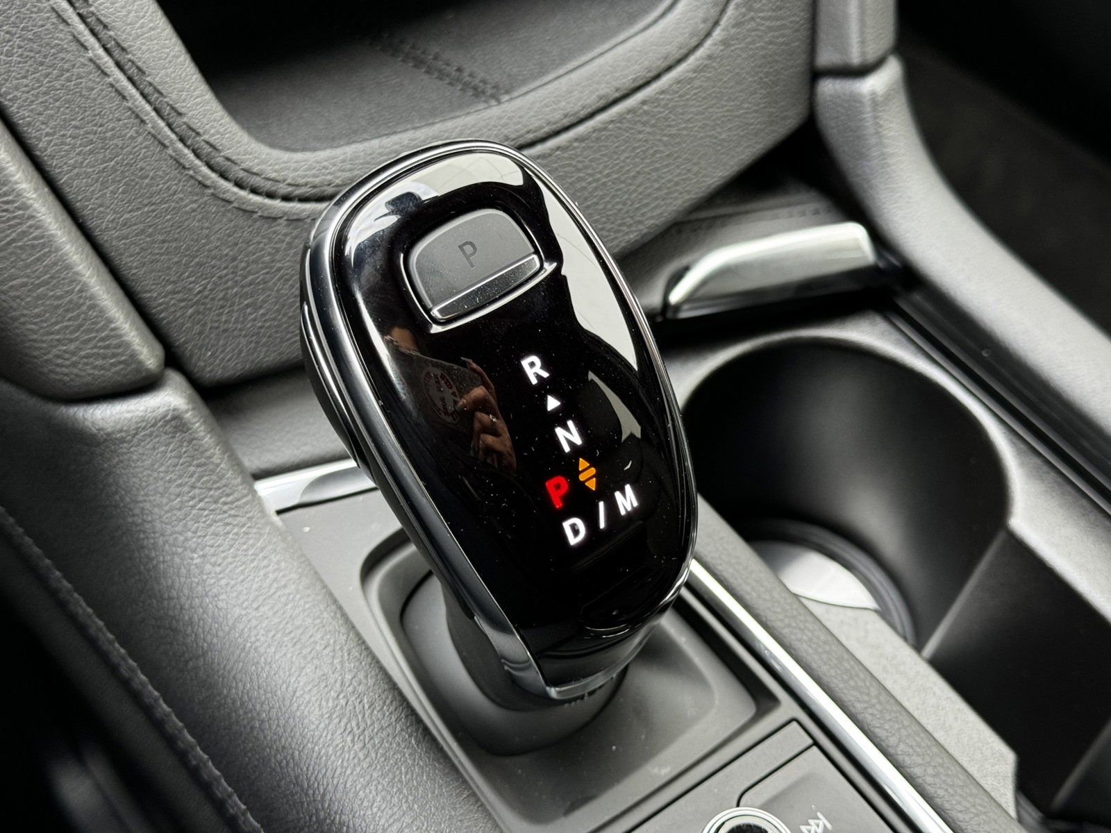 New 2025 Cadillac XT6 Luxury image 5