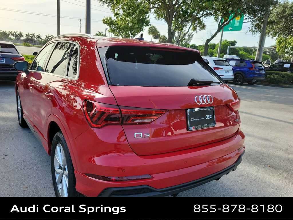 Certified 2025 Audi Q3 2.0T Premium w/ Convenience Package AWD/4WD image 4