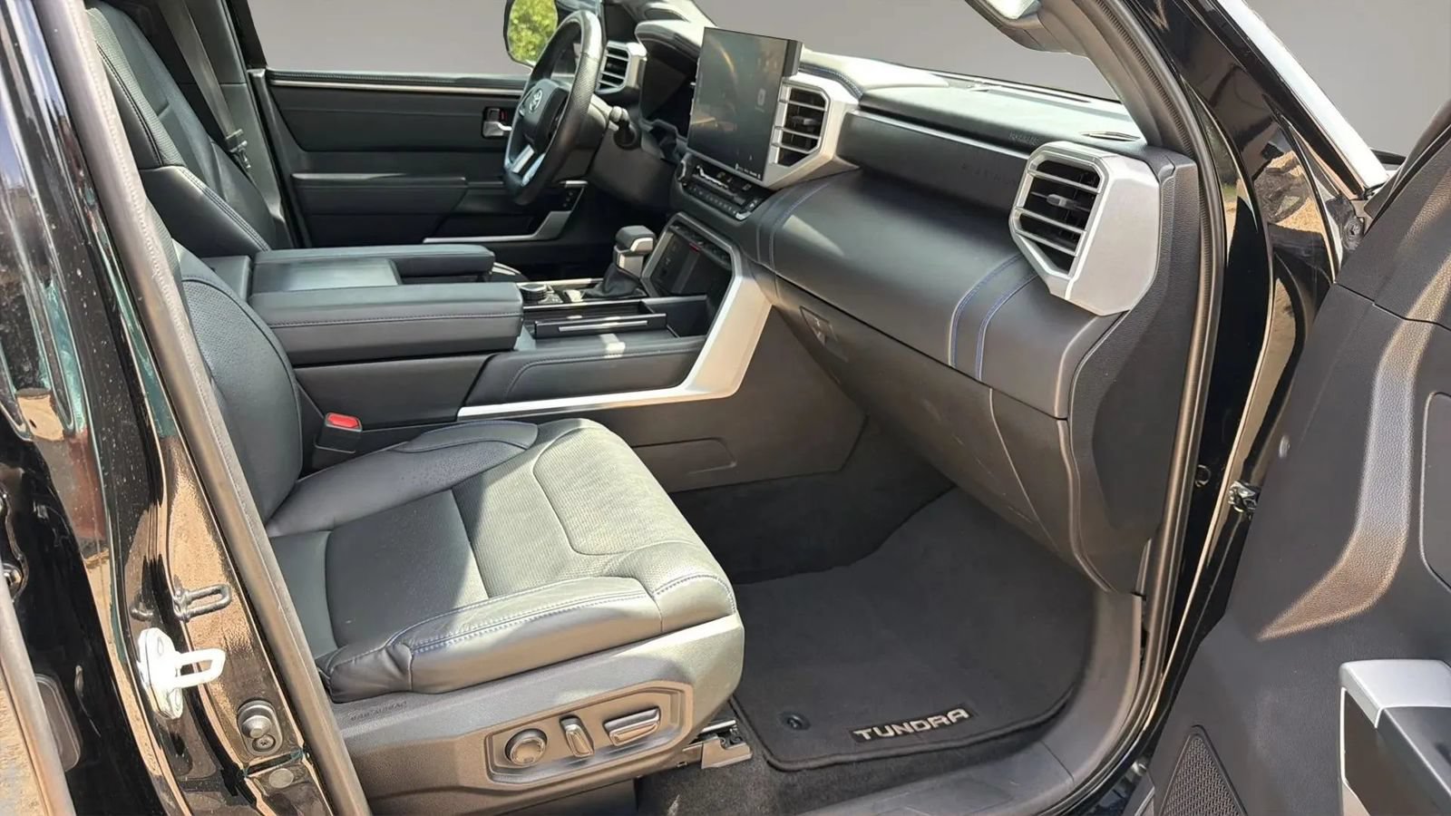 Used 2023 Toyota Tundra Platinum AWD/4WD image 32