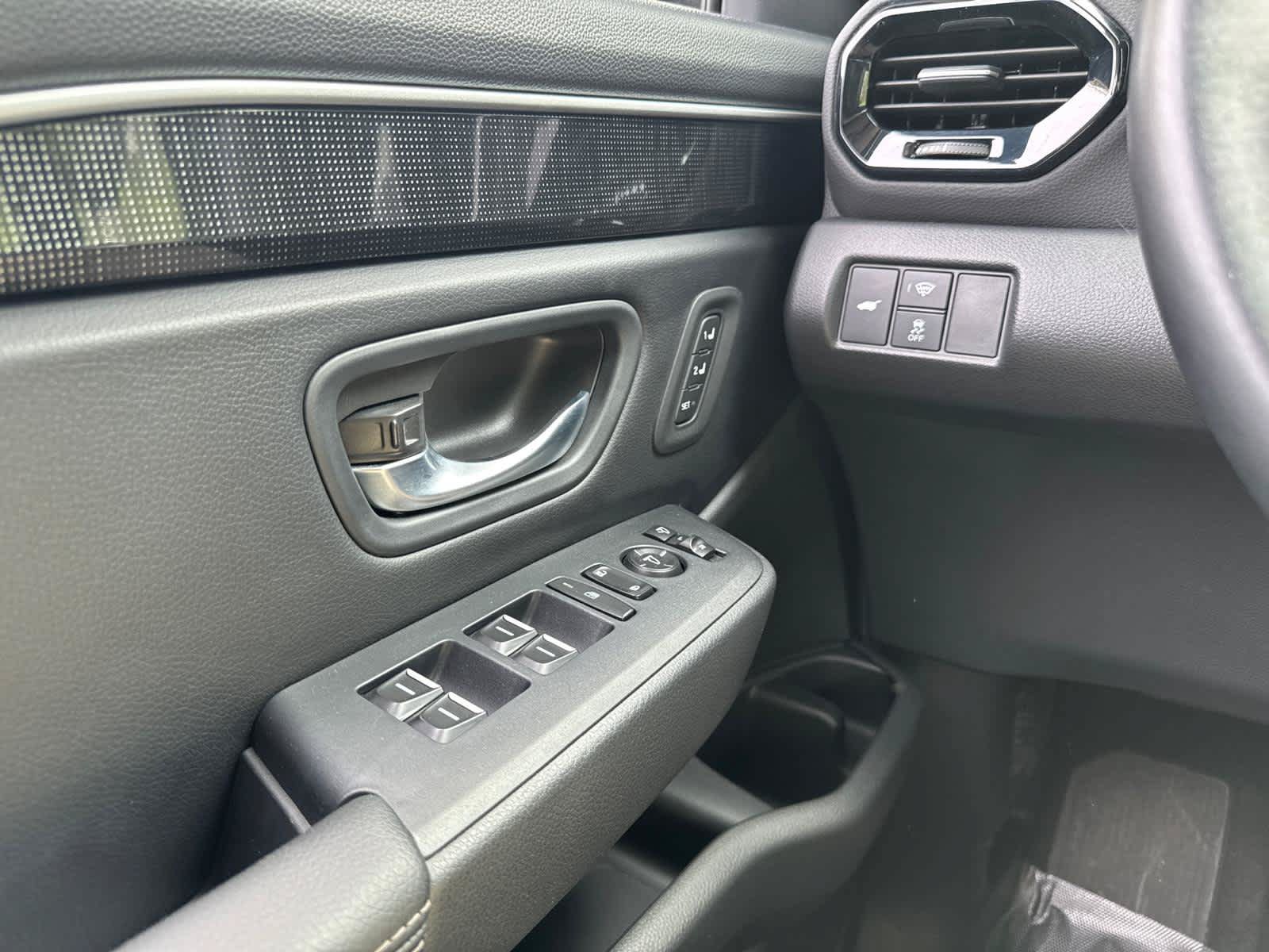Used 2025 Honda Pilot Elite image 22