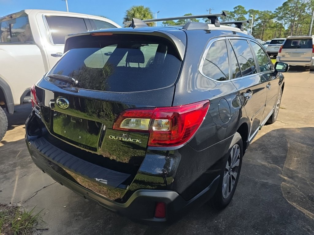 Used 2018 Subaru Outback 2.5i Touring AWD/4WD image 4