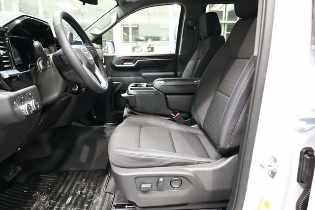New 2026 GMC Sierra 1500 Elevation image 12
