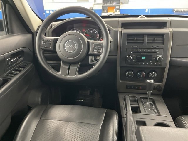 Used 2012 Jeep Liberty Sport image 4
