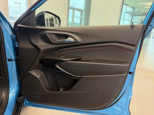 Used 2025 Chevrolet Trax RS w/ Driver Confidence Package image 44