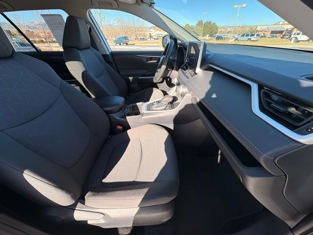 Used 2025 Toyota RAV4 XLE image 35