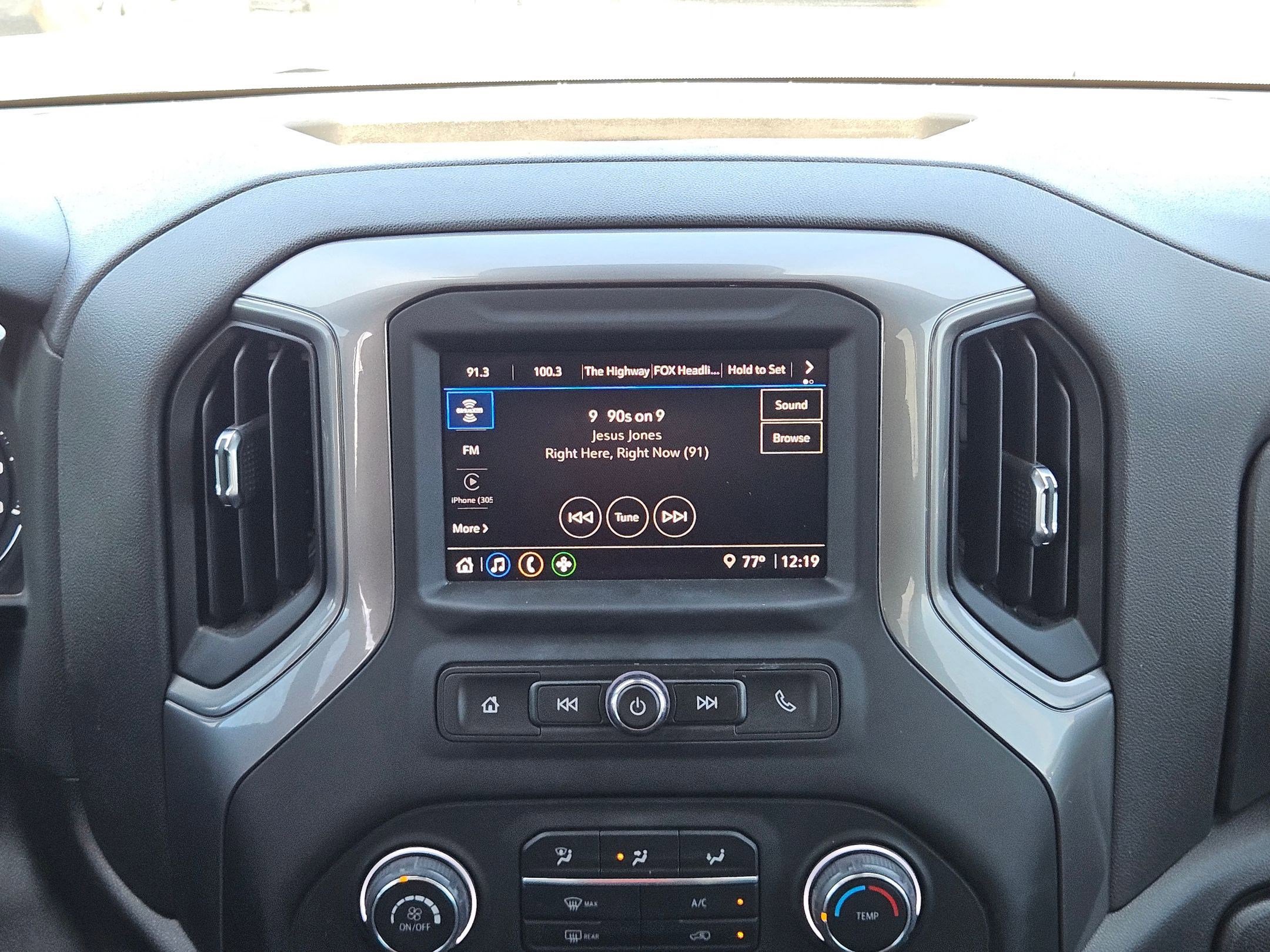 Used 2023 Chevrolet Silverado 1500 Custom image 17