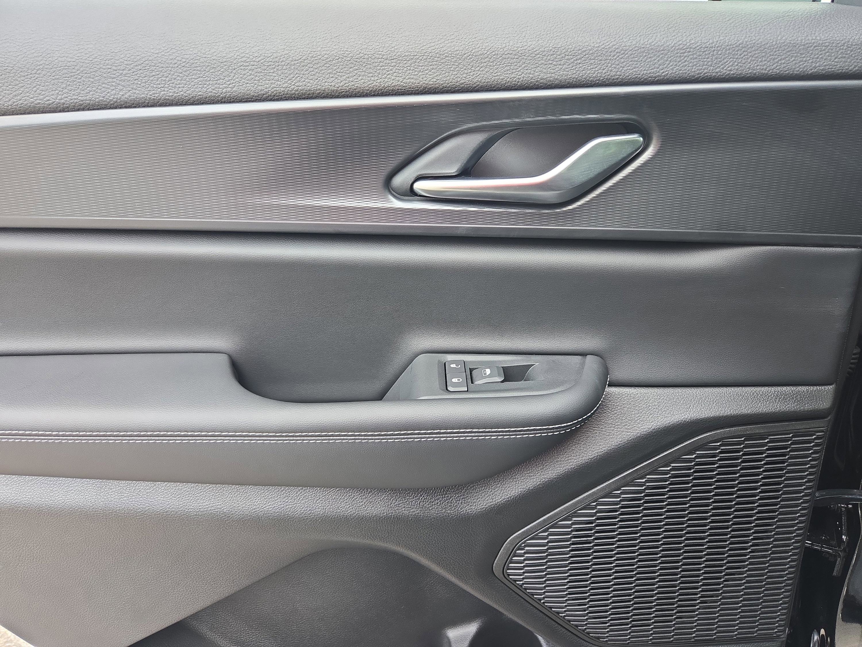 New 2025 Jeep Grand Cherokee L Altitude image 95