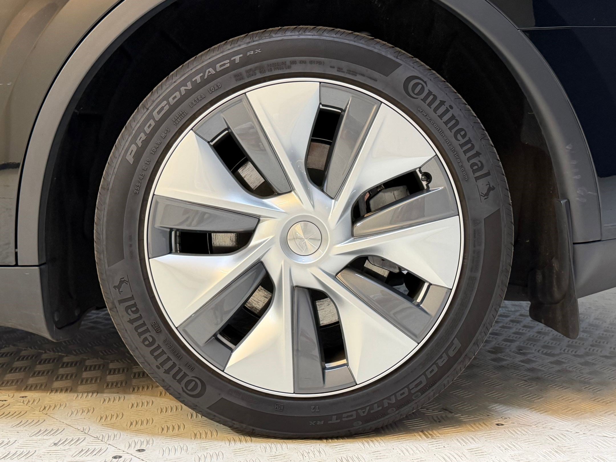 Used 2023 Tesla Model Y Long Range AWD/4WD image 11