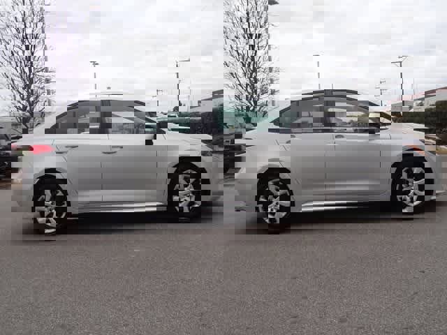 Used 2023 Toyota Corolla LE image 4
