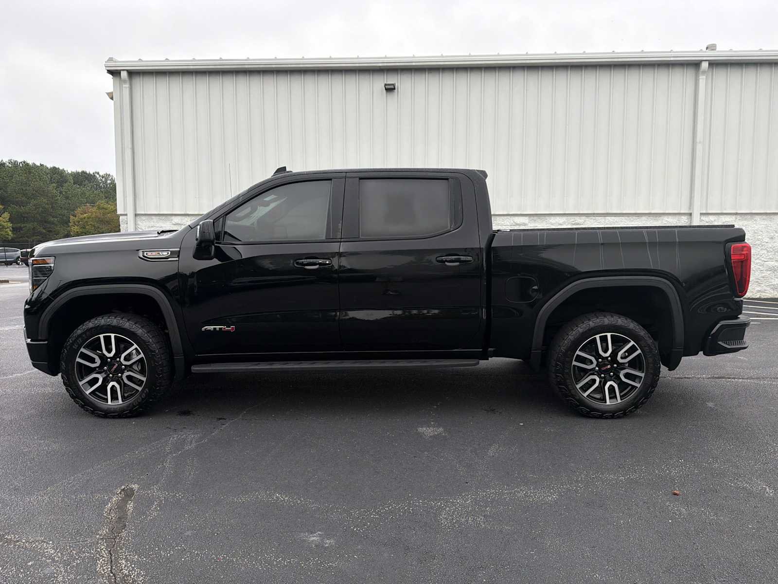 Used 2023 GMC Sierra 1500 AT4 w/ AT4 Premium Package AWD/4WD image 29