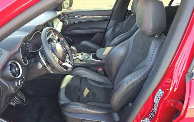Used 2021 Alfa Romeo Stelvio Quadrifoglio image 10