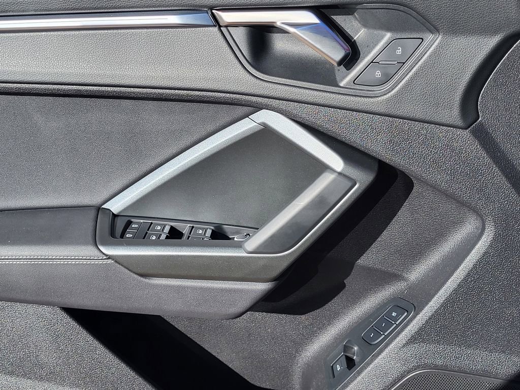 Used 2023 Audi Q3 2.0T Premium Plus w/ Premium Plus Package image 13