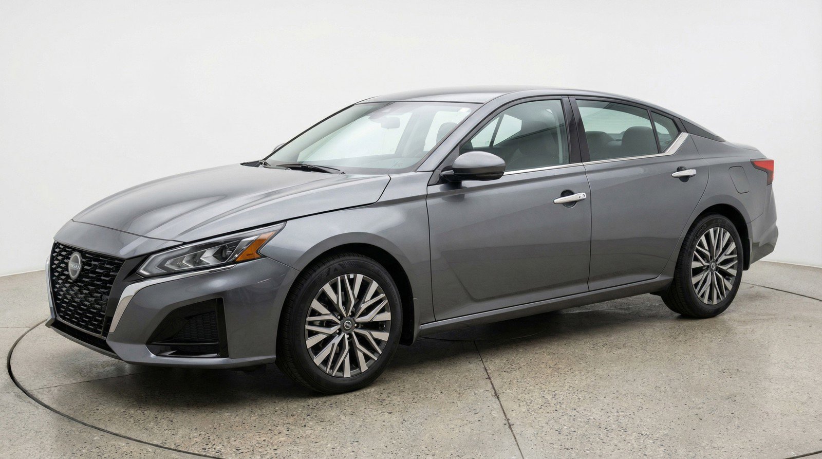 Used 2025 Nissan Altima 2.5 SV FWD image 3