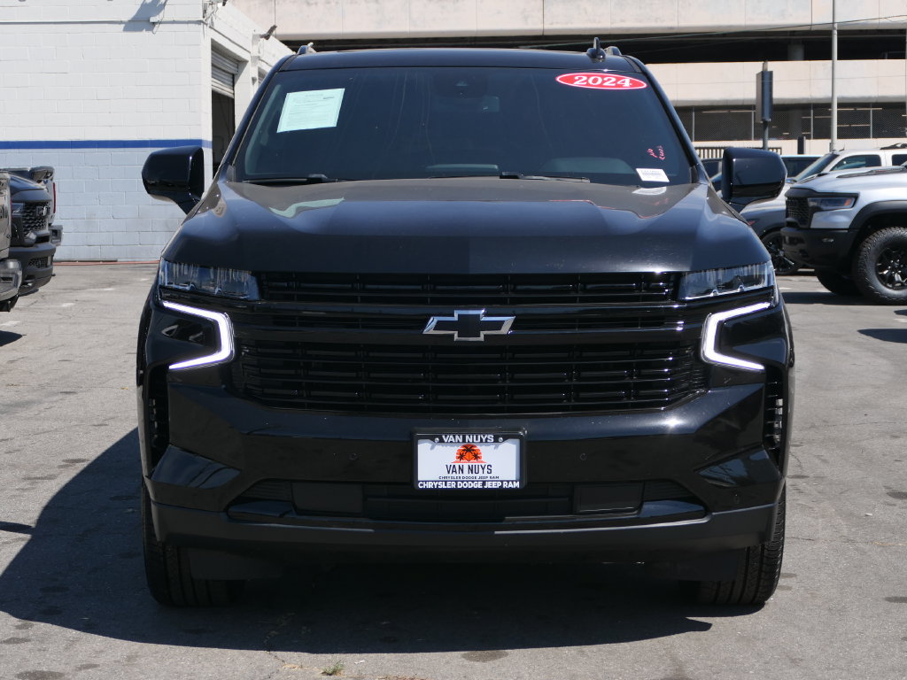 Used 2024 Chevrolet Suburban RST RWD image 6