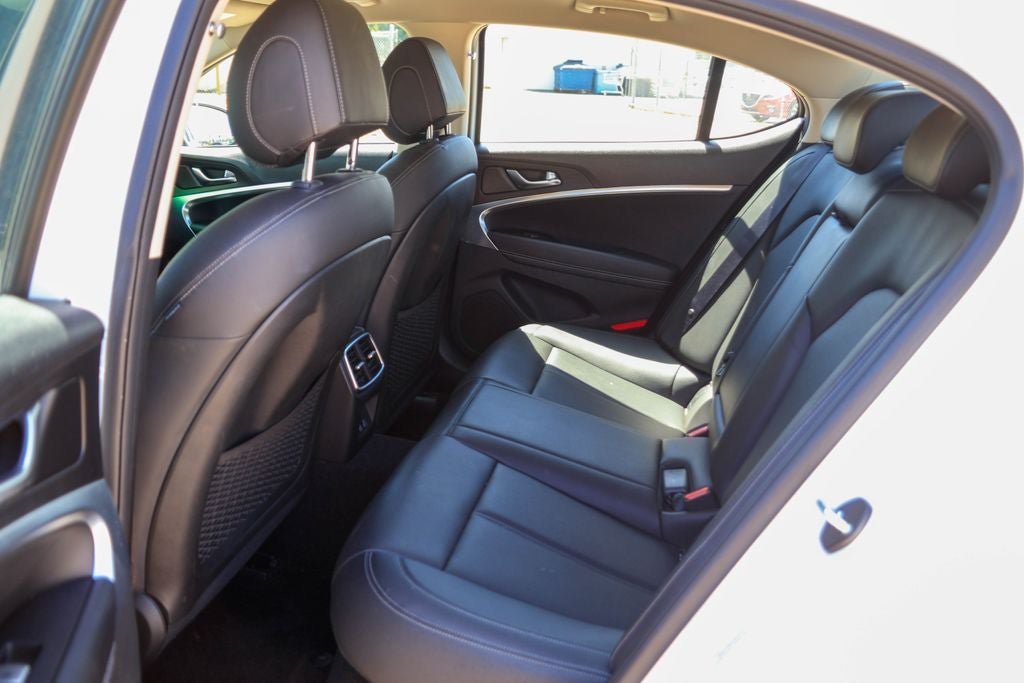 Used 2025 Genesis G70 2.5T RWD image 9