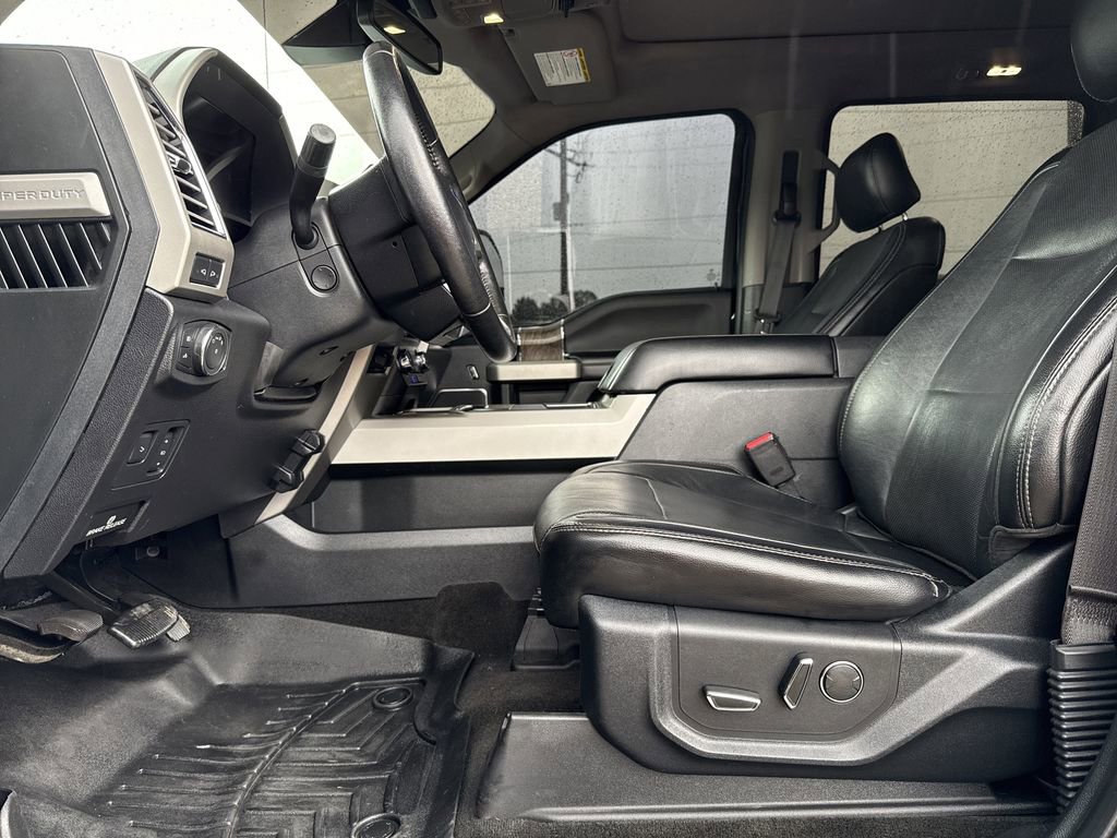 Used 2017 Ford F250 Lariat w/ Lariat Ultimate Package AWD/4WD image 12