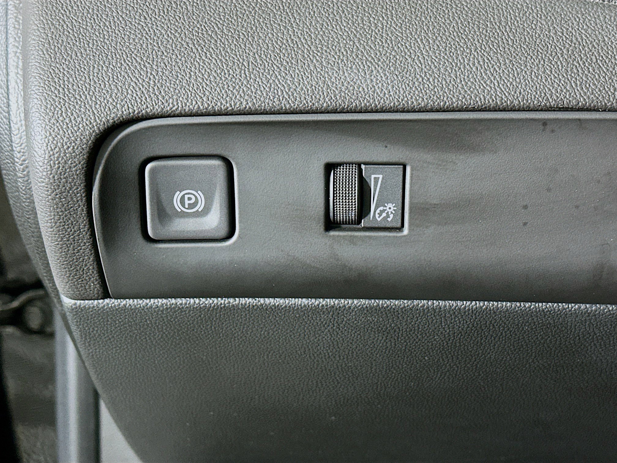 Used 2024 Buick Enclave Essence w/ Experience Buick Package image 17