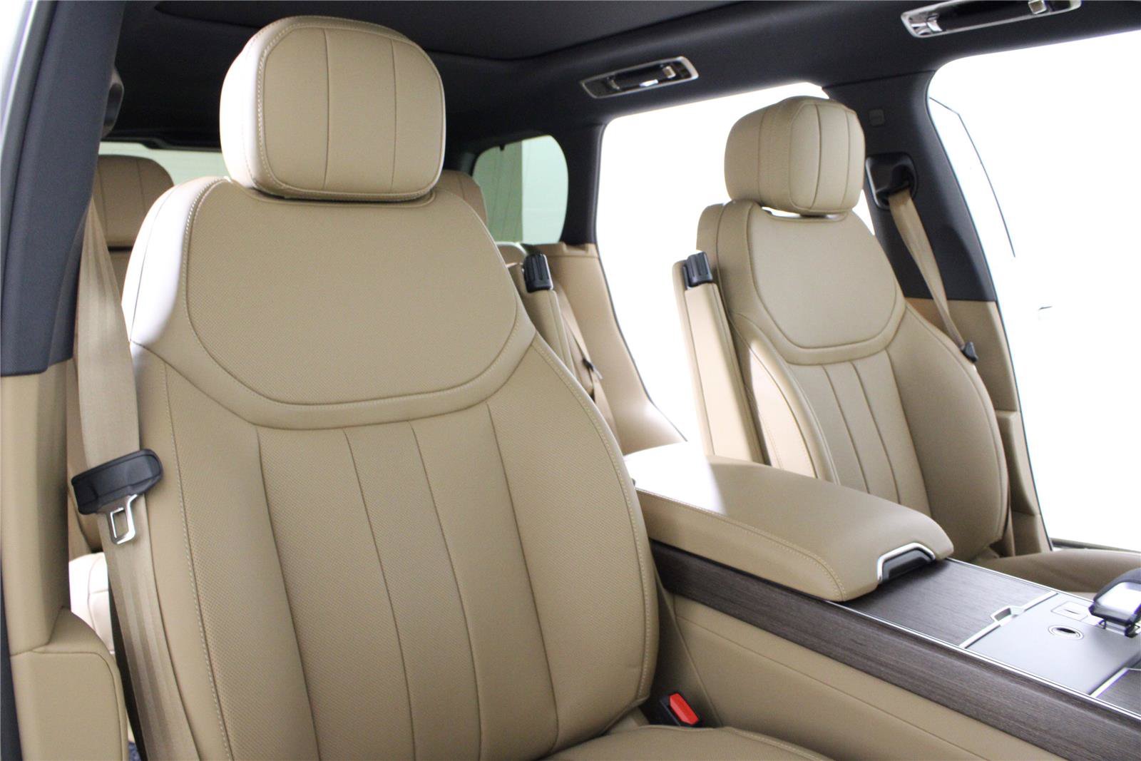 New 2026 Land Rover Range Rover SE AWD/4WD image 14