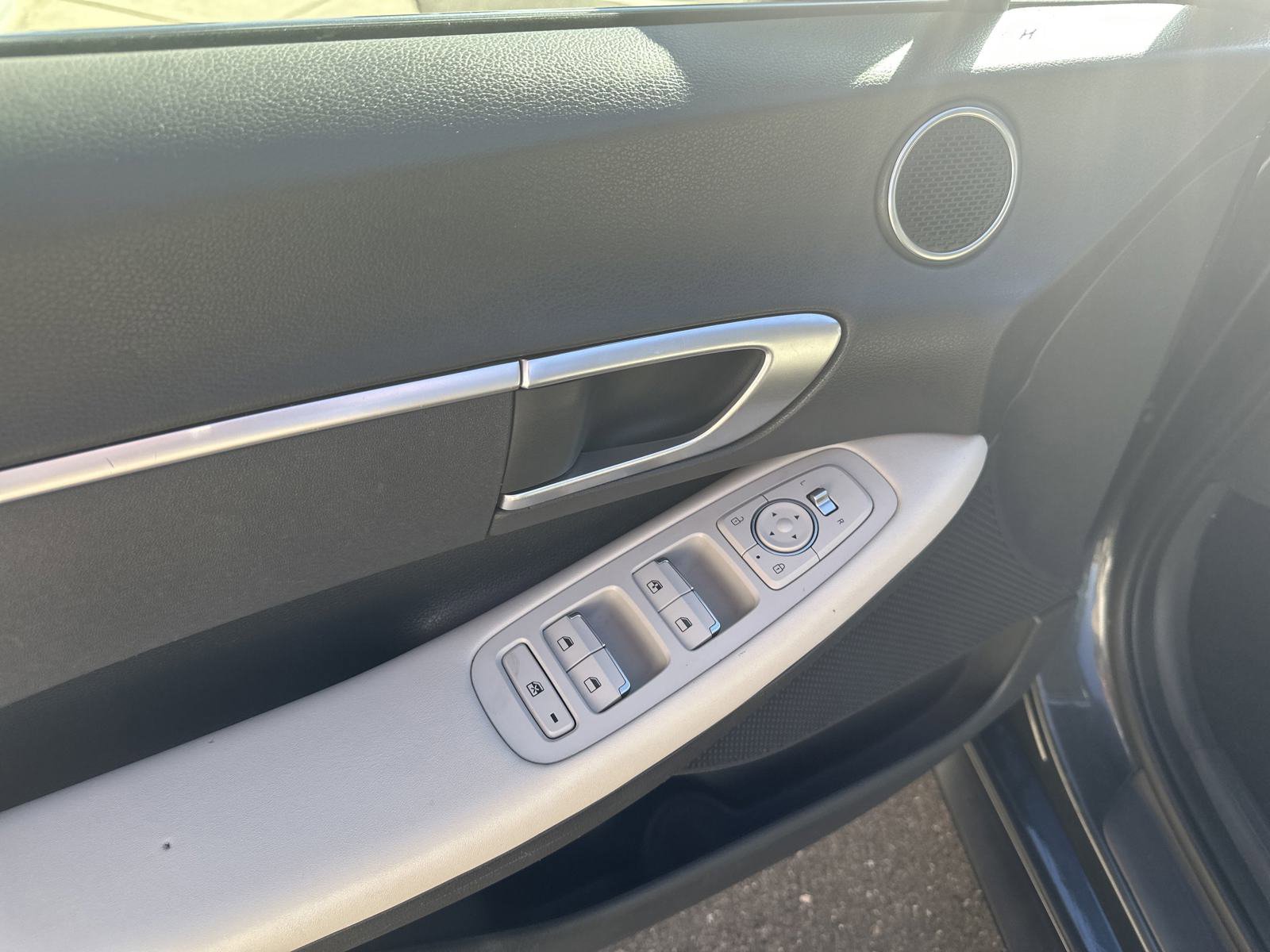 Used 2022 Hyundai Sonata SE image 9