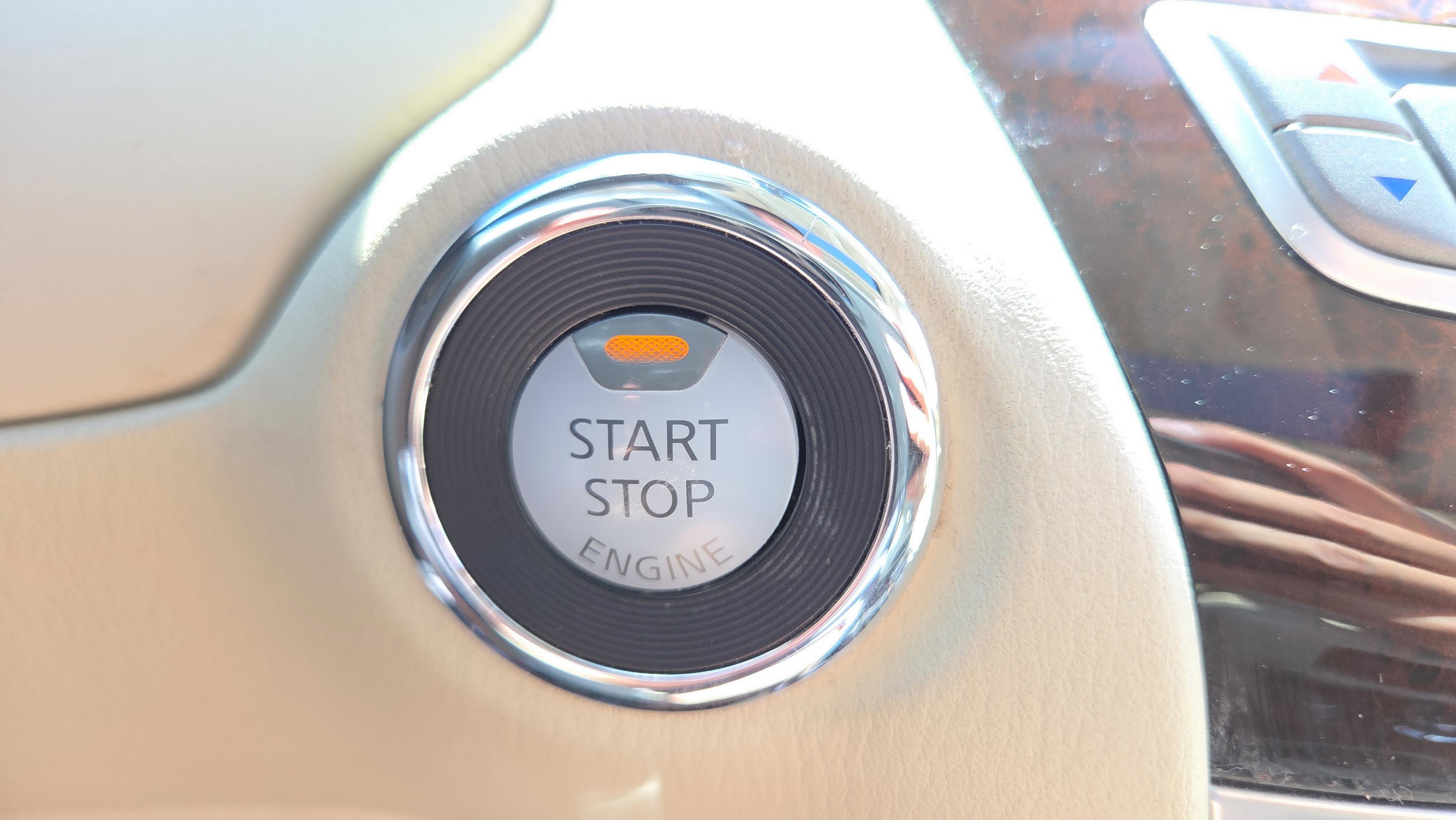 Used 2018 INFINITI QX60 Luxe w/ Deluxe Technology Package image 42