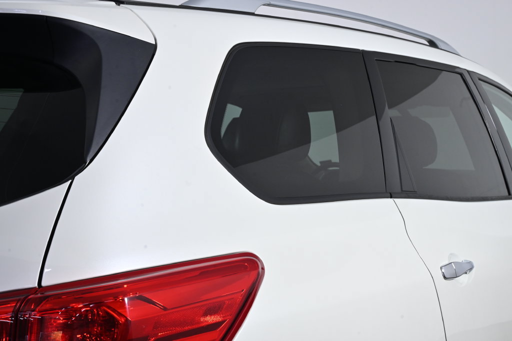 Used 2019 Nissan Pathfinder SL w/ SL Premium Package AWD/4WD image 9