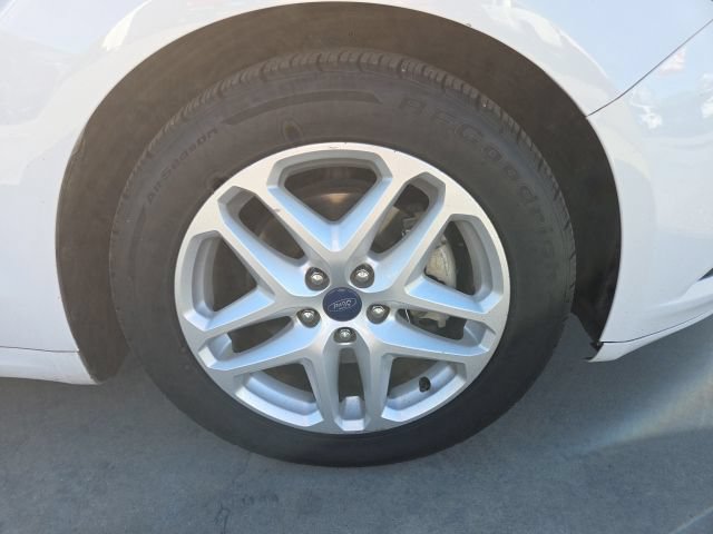 Used 2016 Ford Fusion SE FWD image 13