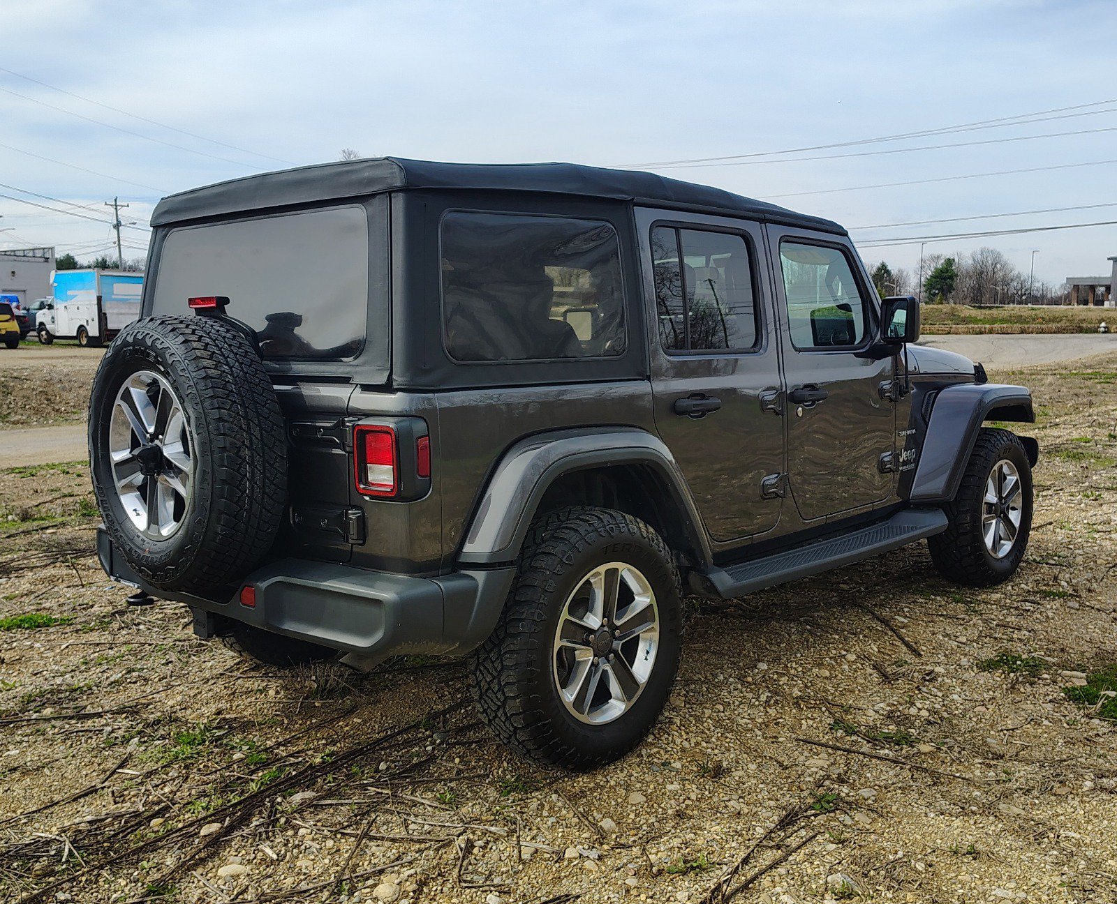 Used 2018 Jeep Wrangler Unlimited Sahara AWD/4WD image 5