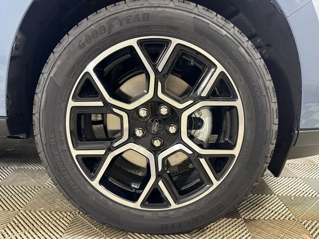 New 2026 Ford Maverick Lariat AWD/4WD image 17