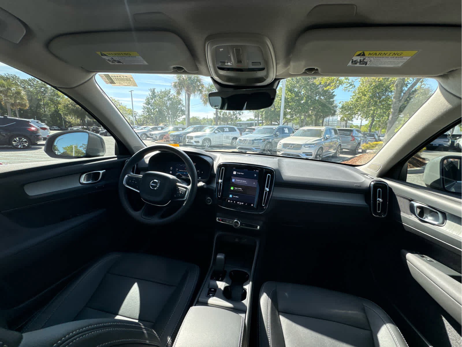 Used 2024 Volvo XC40 B5 Core w/ Climate Package image 33