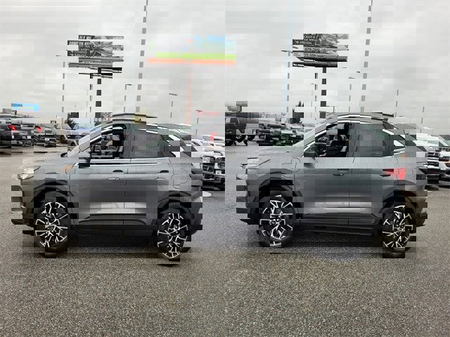 New 2025 Ford Escape SE w/ Class II Trailer Tow Package image 30