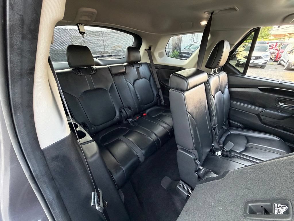 Used 2023 Honda Pilot Touring image 14