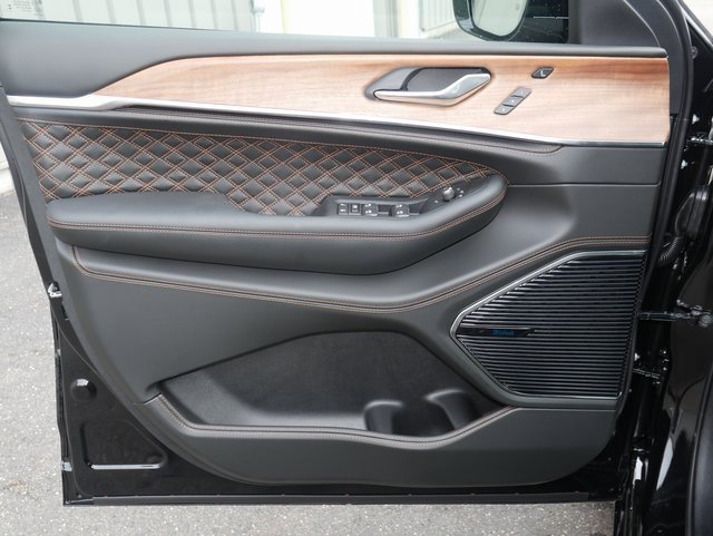 New 2025 Jeep Grand Cherokee Summit image 18