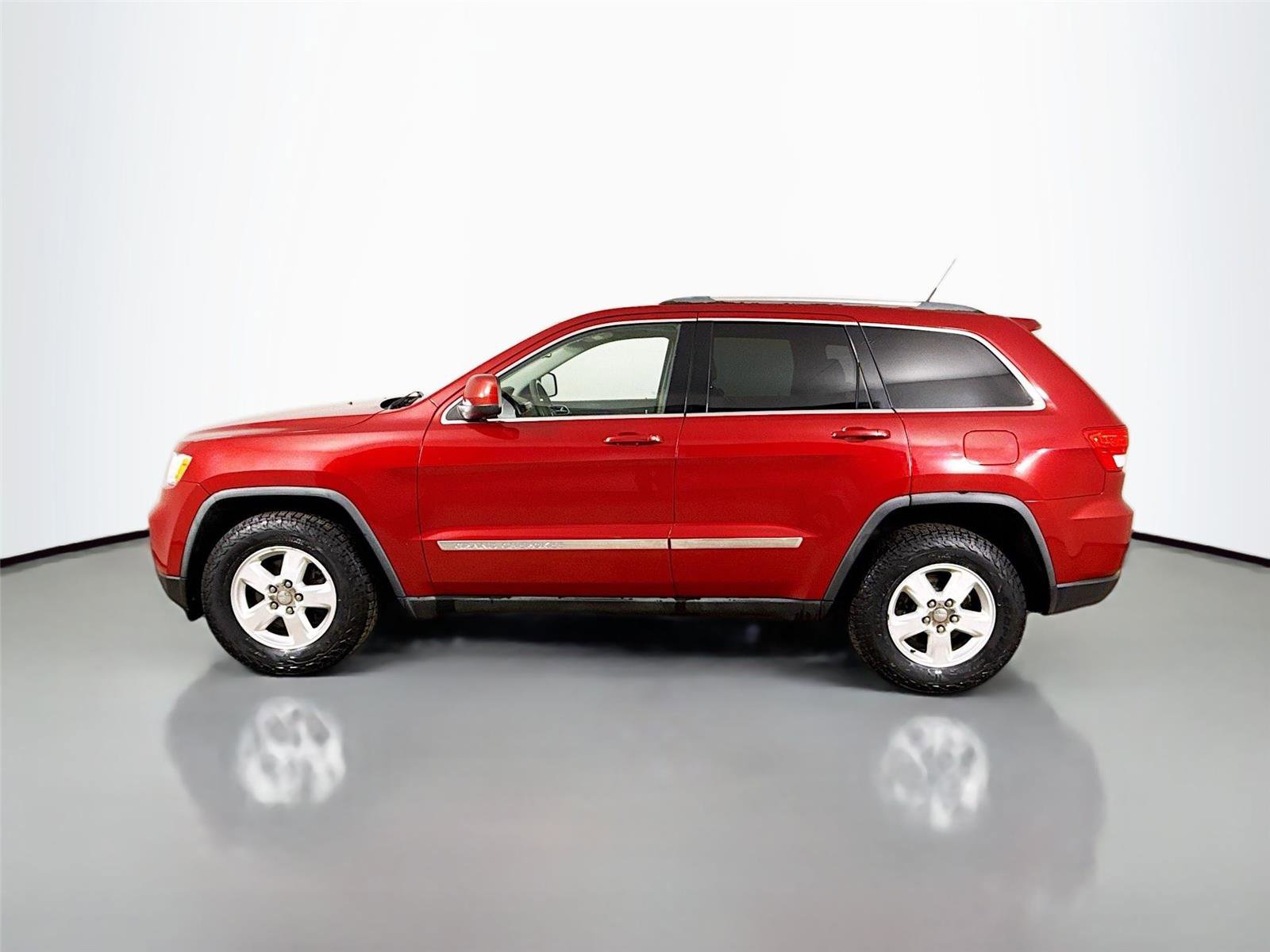 Used 2011 Jeep Grand Cherokee Laredo w/ Security & Convenience Group AWD/4WD image 7