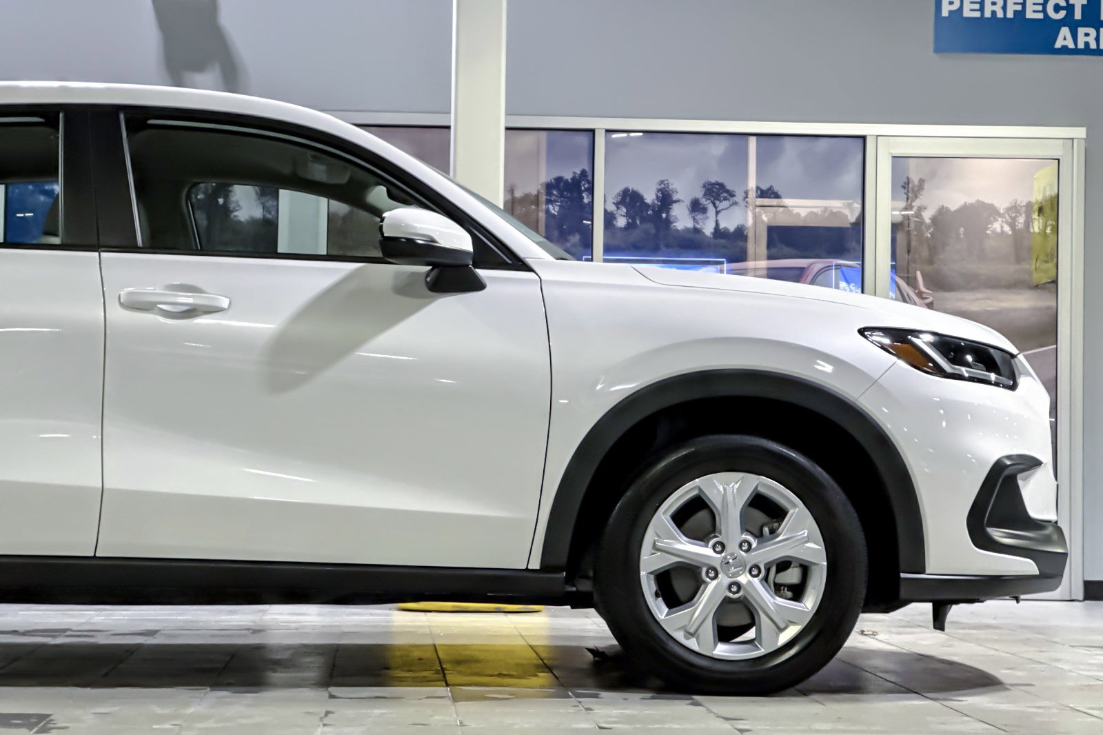 Used 2023 Honda HR-V LX image 34