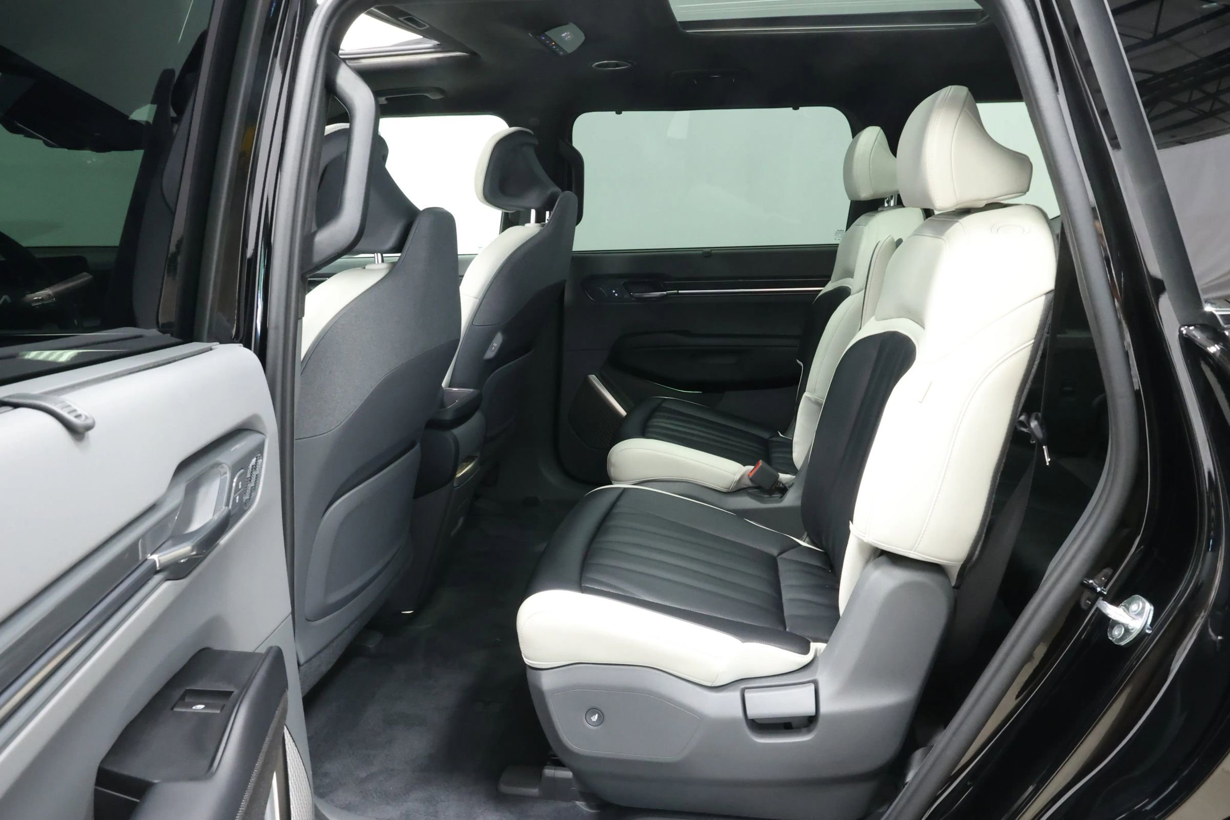 Used 2024 Kia EV9 GT-Line image 60