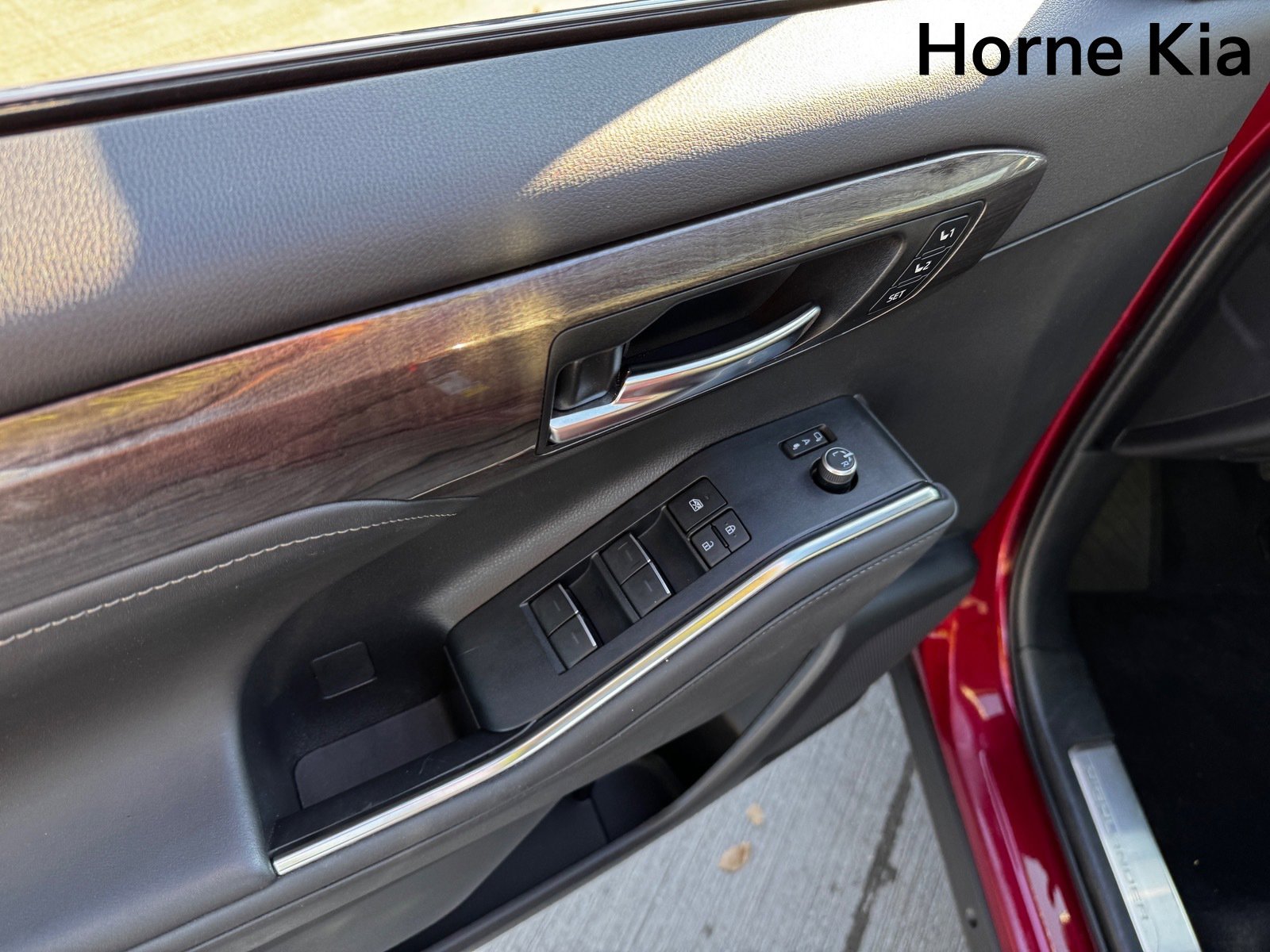 Used 2023 Toyota Highlander Platinum image 11