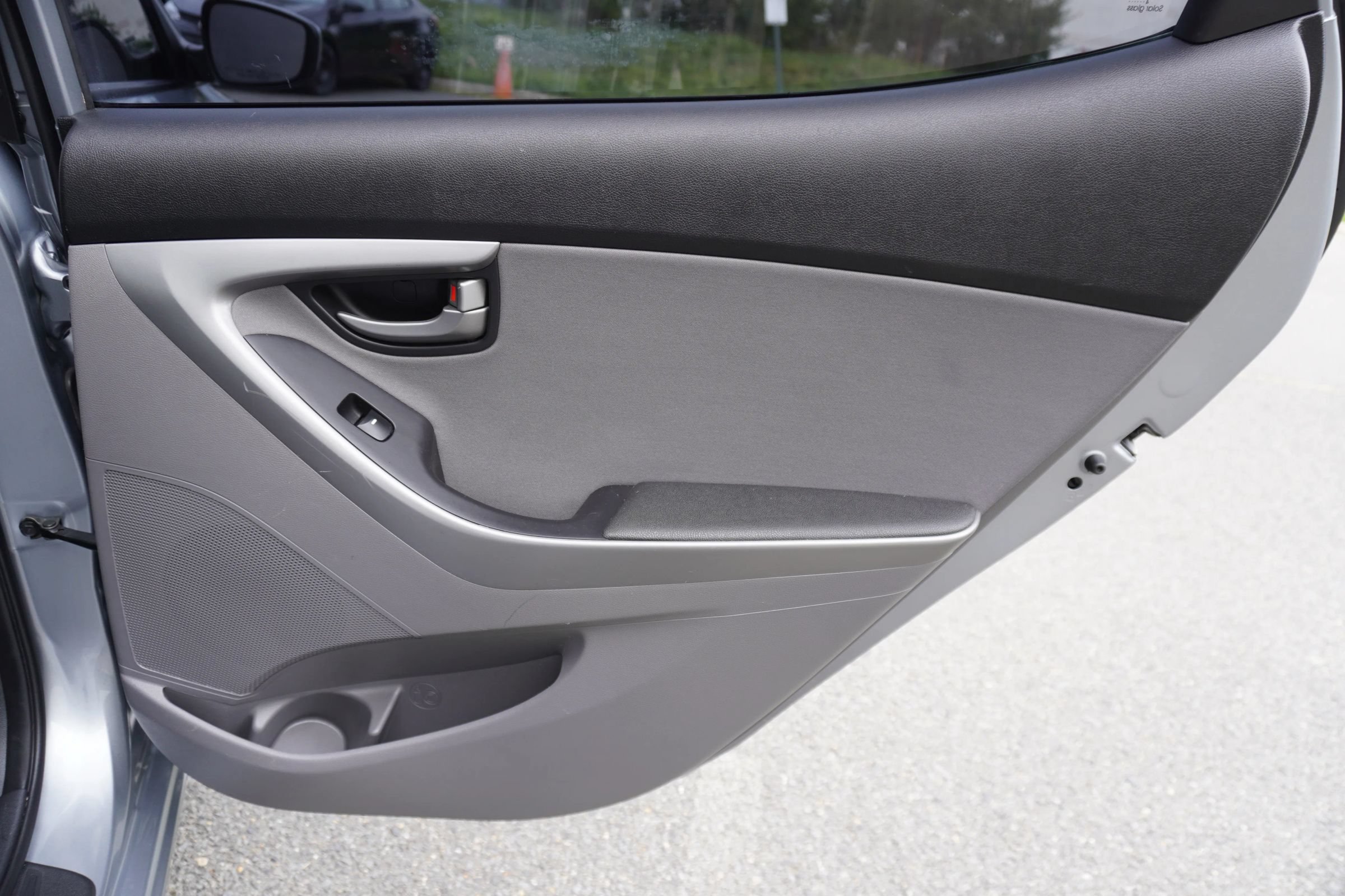 Used 2015 Hyundai Elantra SE w/ Option Group 02 FWD image 15