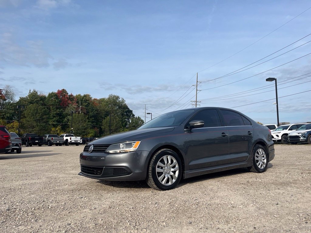 Used 2013 Volkswagen Jetta SE FWD image 2