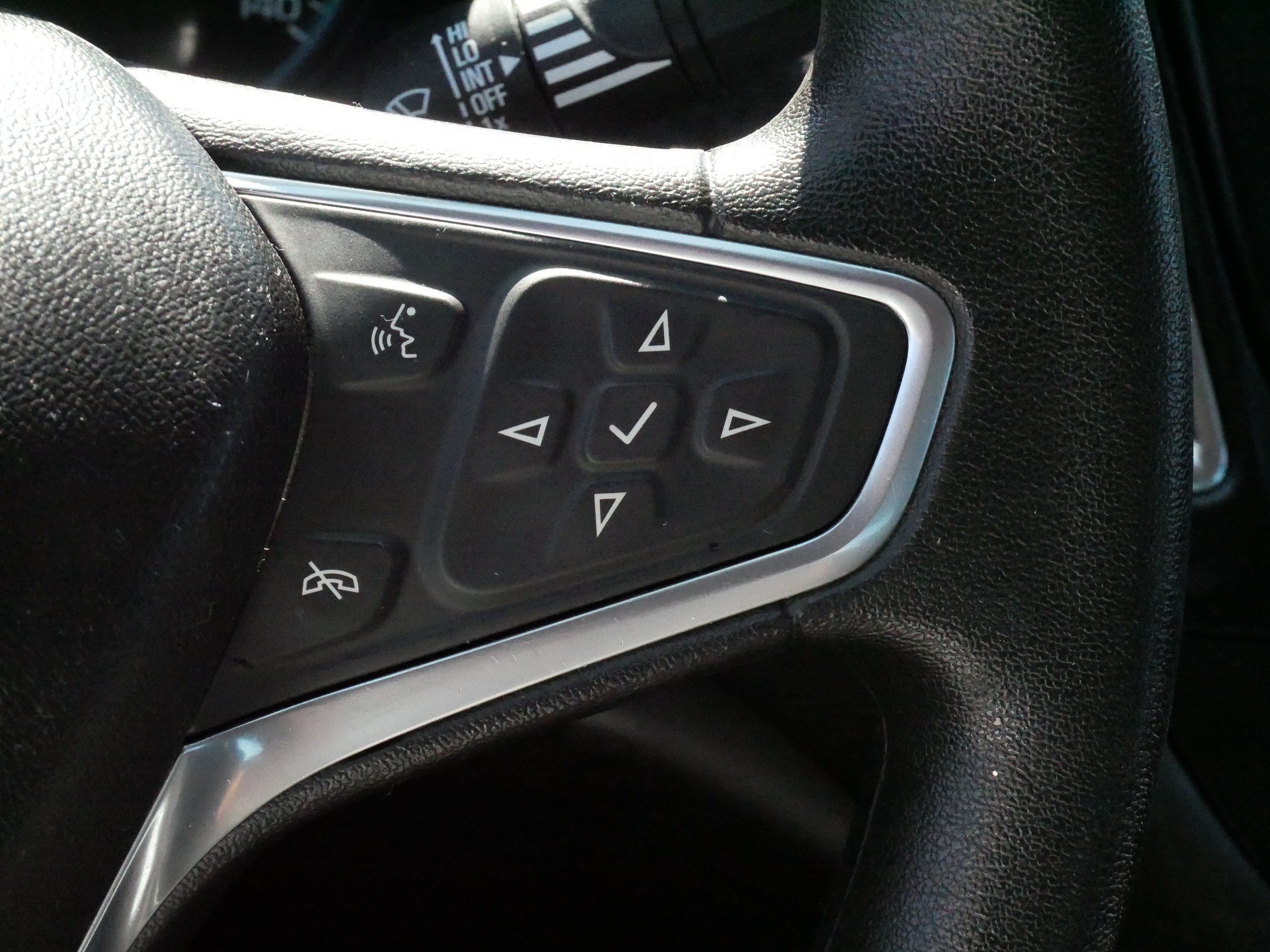 Used 2018 Chevrolet Malibu LT FWD image 24