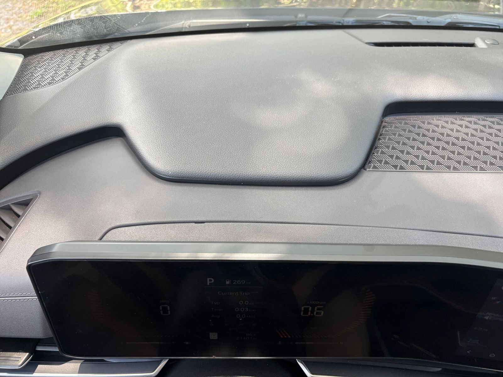 Used 2026 Kia Carnival FWD image 36