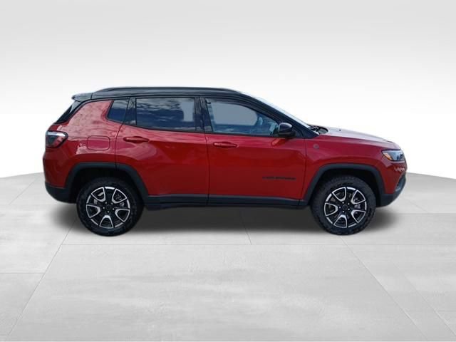 Used 2026 Jeep Compass Trailhawk w/ Trailer Tow Group AWD/4WD image 6
