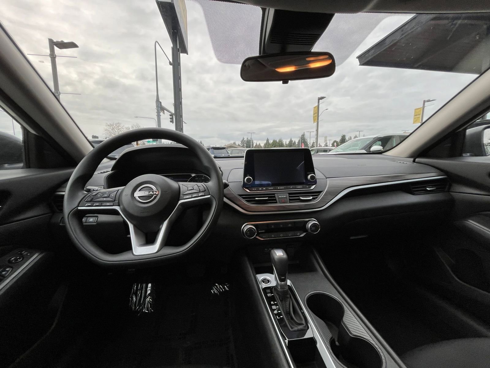 Used 2025 Nissan Altima 2.5 SV image 33